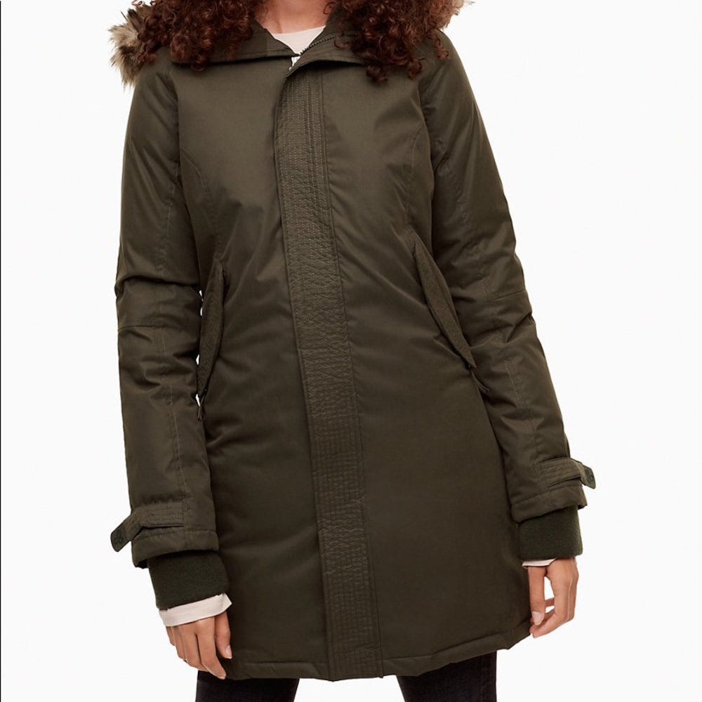 ✨Sold✨ Aritzia TNA Avoriaz Parka - Picture 9 of 9